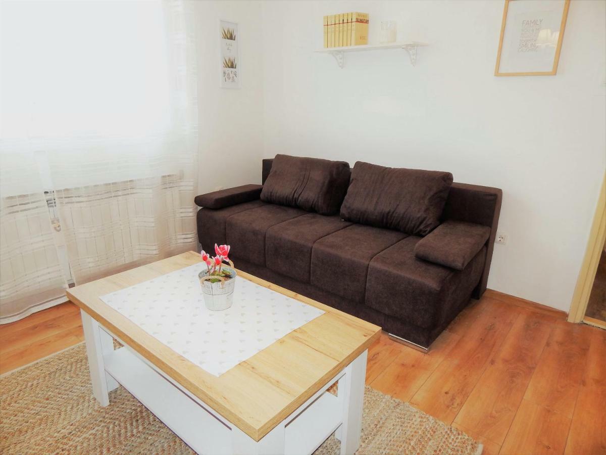 Studio Apartman Tvrtko วาราชดีน ภายนอก รูปภาพ